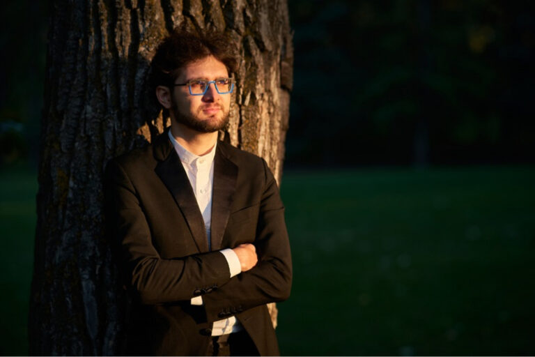 01 Roman Rabinovich