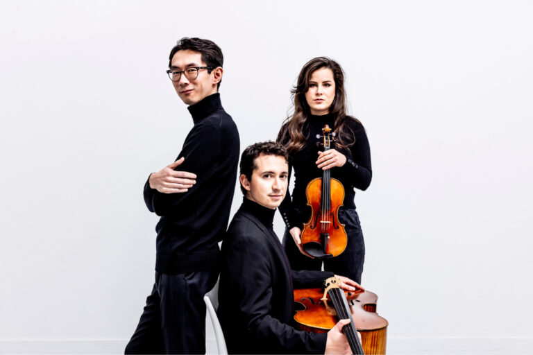 11 Amatis Trio