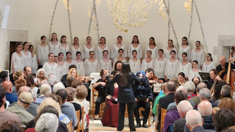 מקהלת בת קול בקונצרט